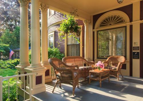 Berry Manor Inn - Best Hotels in Maine