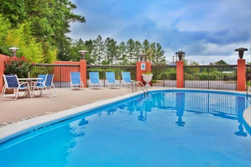 Holiday Inn Express Hotel & Suites Lawrenceville, an IHG Hotel