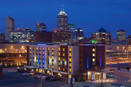 Holiday Inn Express Hotel & Suites Indianapolis Dtn-Conv Ctr, an IHG Hotel
