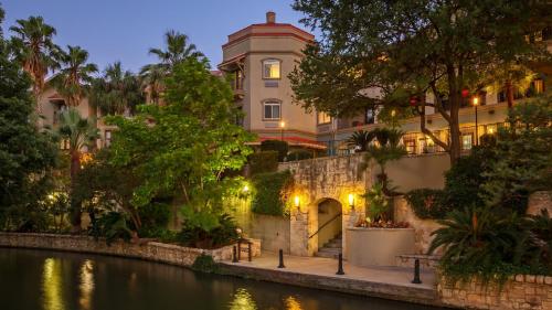 Hotel Indigo San Antonio Riverwalk by IHG - Best Hyatt Hotels Corporation in Texas