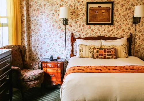 Petite Auberge - Best Hotels with Free Breakfast in San Francisco, CA