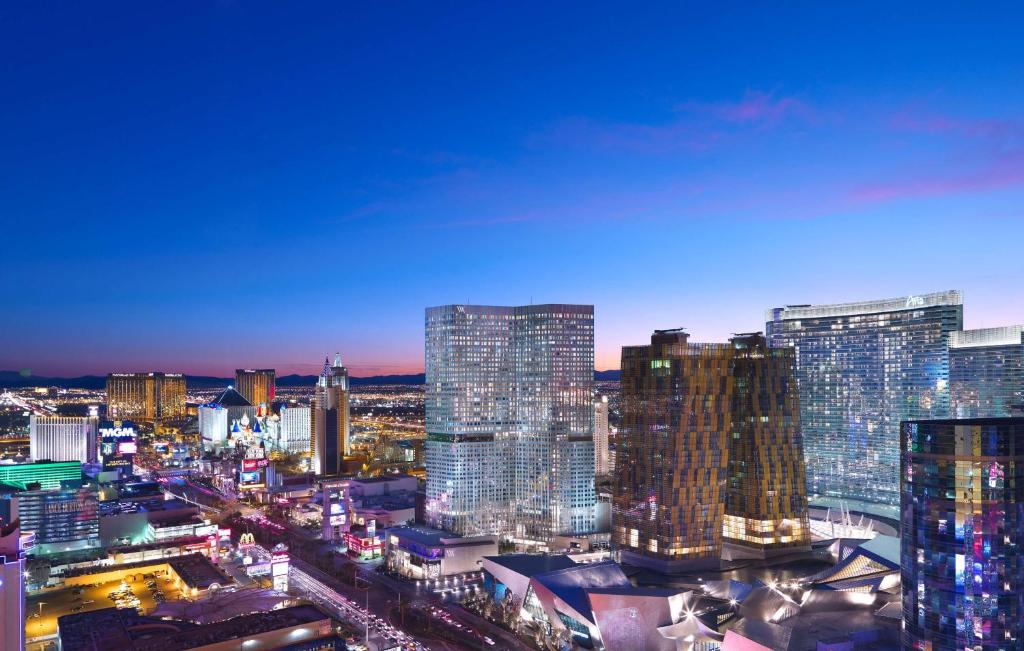 Waldorf Astoria Las Vegas - Las Vegas Hotels with Pools