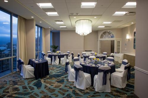 Crowne Plaza Ventura Beach by IHG - Best Business Hotels in Ventura, CA