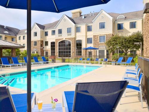 Staybridge Suites Burlington - Boston, an IHG Hotel