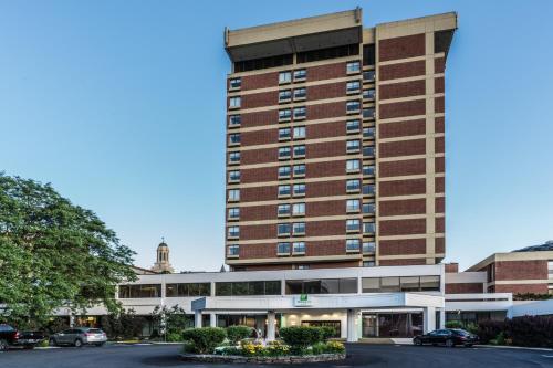 Holiday Inn & Suites Pittsfield-Berkshires by IHG - Best Business Hotels in The Berkshires, MA