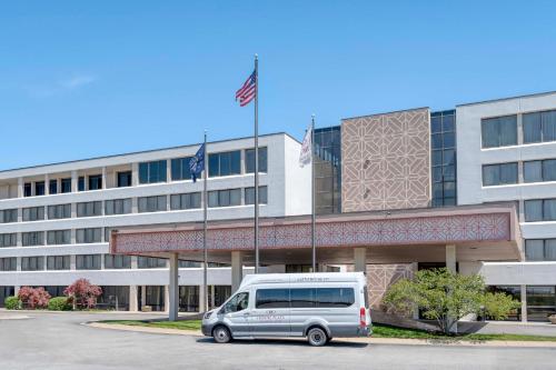 Crowne Plaza Indianapolis-Airport, an IHG Hotel