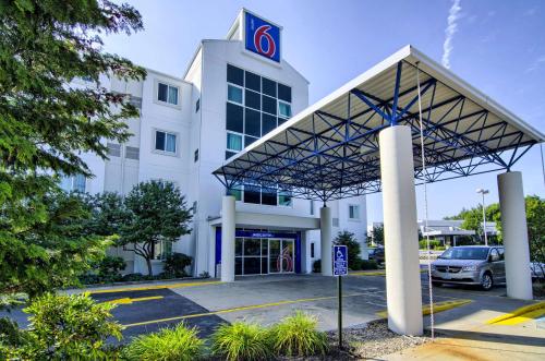 suite hotels in Dover