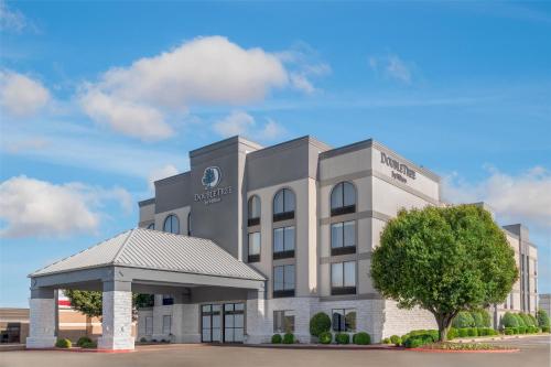 DoubleTree by Hilton Springdale - Best Parking Hotels in Arkansas