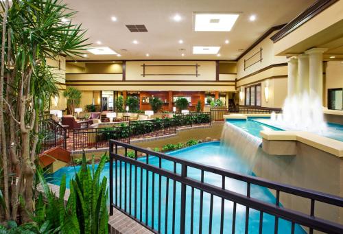 Holiday Inn Cincinnati-Eastgate by IHG - Best Parking Hotels in Cincinnati, OH