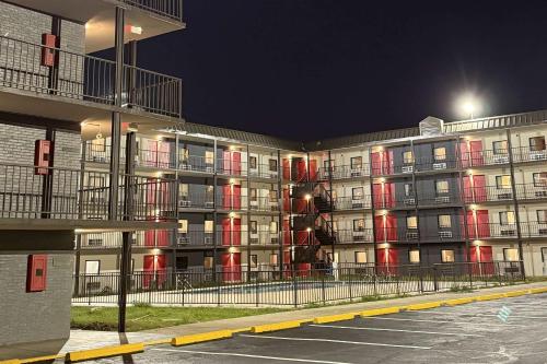 Ramada by Wyndham Kenner New Orleans Airport South - Best Pool Hotels in New Orleans, LA