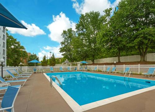 DoubleTree by Hilton Washington Meadow Lands Casino Area - Best Pool Hotels in Pennsylvania