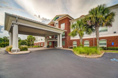 Holiday Inn Express Hotel & Suites Foley, an IHG Hotel