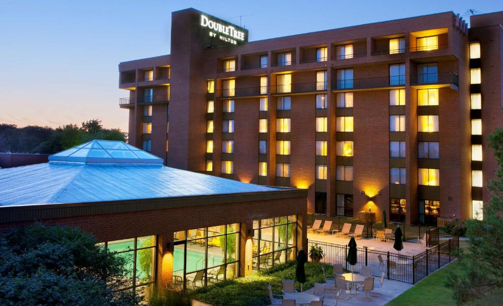 DoubleTree by Hilton Hotel Syracuse - Best Fitness Hotels in Syracuse, NY