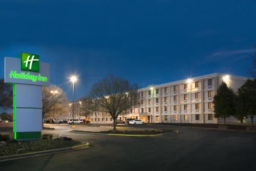 Holiday Inn Charlotte Airport by IHG - Best Holiday Inn Hotels in North Carolina