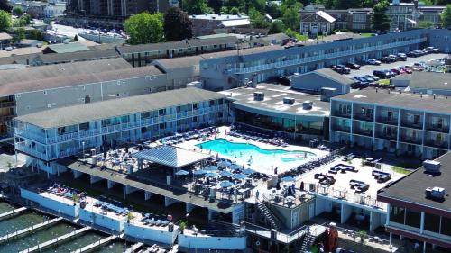 Georgian Lakeside Resort - Best Parking Hotels in Lake George, NY