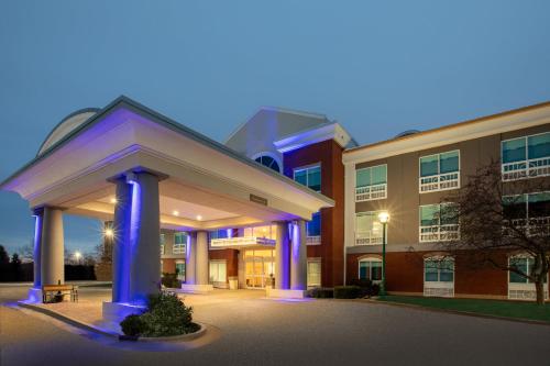 Holiday Inn Express Hotel & Suites Grand Rapids-North, an IHG Hotel