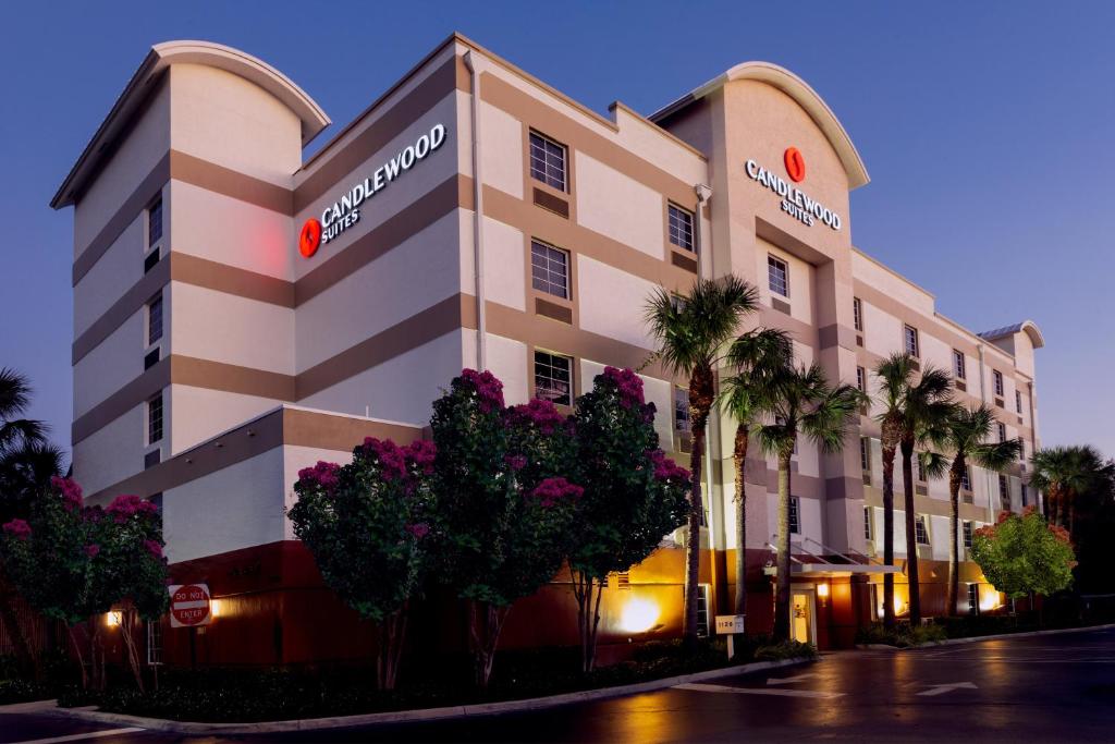 Candlewood Suites Fort Lauderdale Airport-Cruise by IHG - Best Hotels with Airport Shuttle Service in Fort Lauderdale, FL