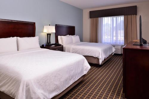 Holiday Inn Express & Suites Pittsburg, an IHG Hotel