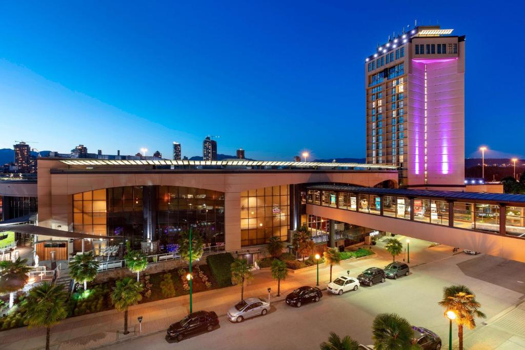 Delta Hotels by Marriott Burnaby Conference Centre - Best Marriott International Hotels in British Columbia