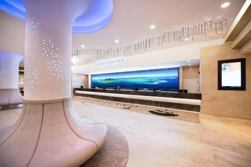 Fantasyland Hotel - Best Parking Hotels in Edmonton