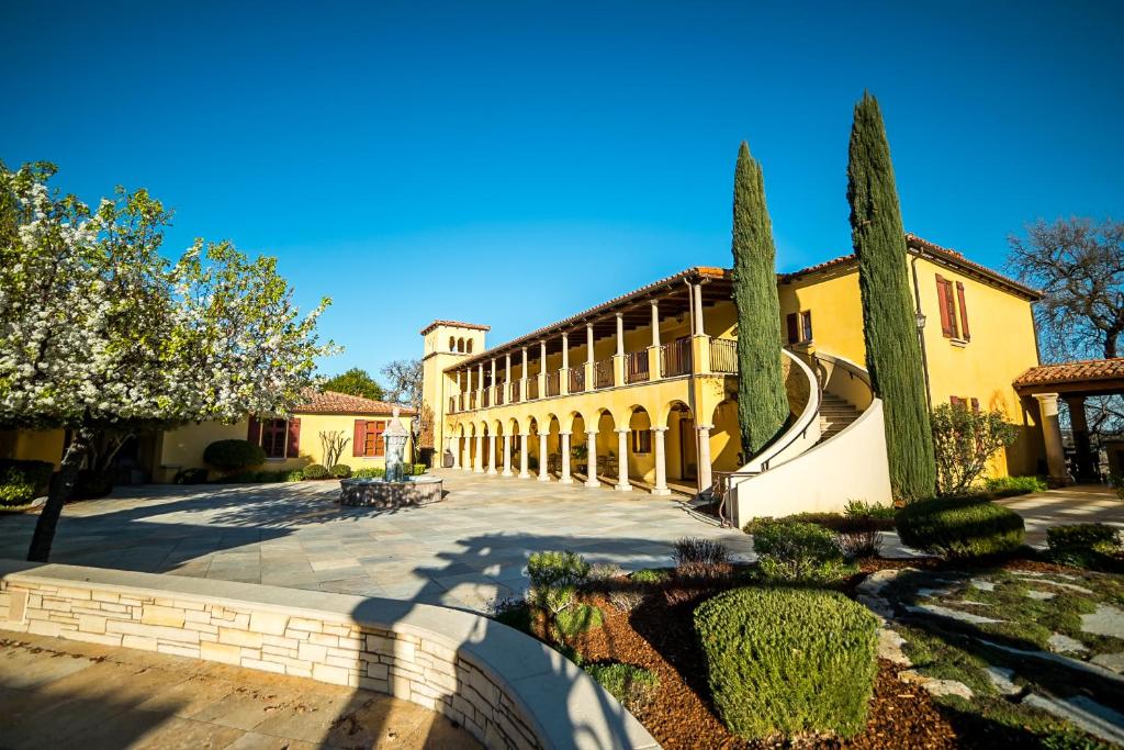 CaliPaso Winery & Villa - Best Hotels in Paso Robles
