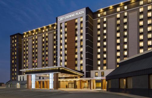 Crowne Plaza Toronto Airport by IHG - Best Hotels with Airport Shuttle Service in Ontario