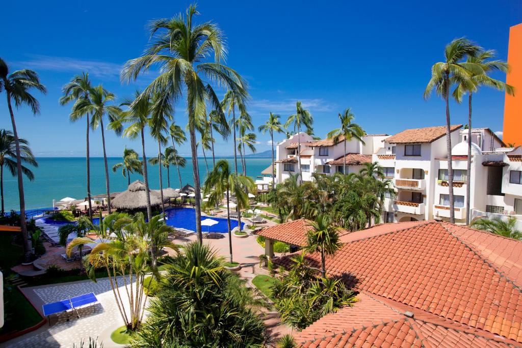 Plaza Pelicanos Grand Beach Resort All Inclusive - Best Family Hotels in Puerto Vallarta