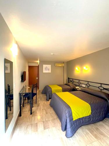 Hotel Arboledas Expo - Best Pool Hotels in Guadalajara