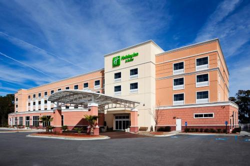 Holiday Inn Hotel & Suites Beaufort at Highway 21 by IHG - Best Hotels in Beaufort, SC