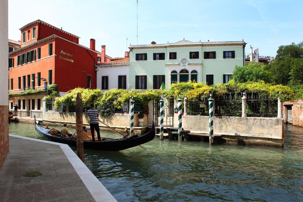 Pensione Accademia - Villa Maravege - Best Hotels in Venice