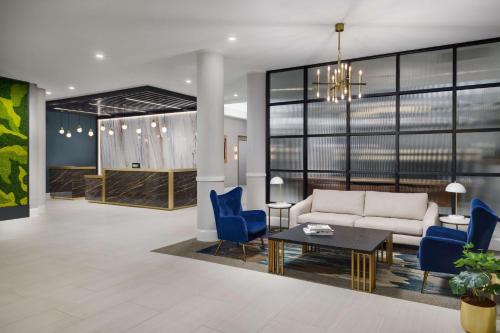 DoubleTree by Hilton Charlotte City Center - Best Hotels in Charlotte, NC