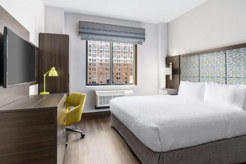 Hampton Inn Manhattan-35th St Empire State Bldg - Best Hotels with Free Breakfast in New York City, NY