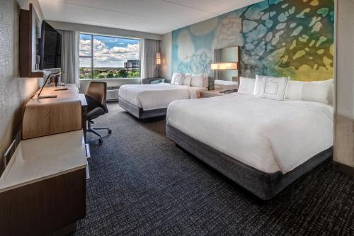 Courtyard by Marriott Dulles Airport Herndon - Best Hotels with Airport Shuttle Service in Herndon, VA
