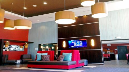 Holiday Inn Express Bakersfield by IHG - Best Business Hotels in Bakersfield, CA