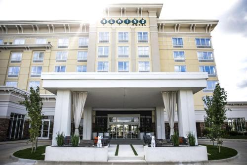 The Rewind West Des Moines, Tapestry Collection By Hilton - Best Hotels in Des Moines