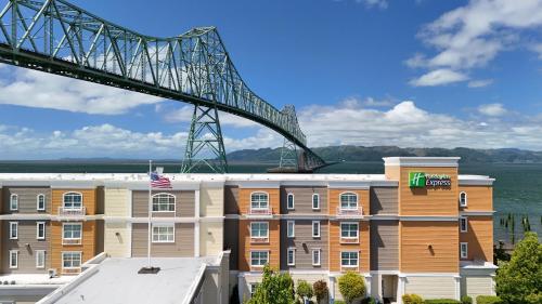 Holiday Inn Express Hotel & Suites Astoria by IHG - Best Hotels in Astoria, OR