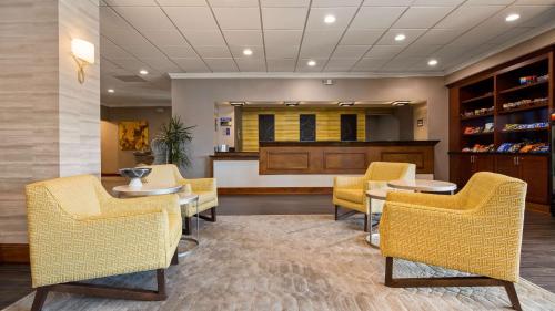 suite hotels in Louisville