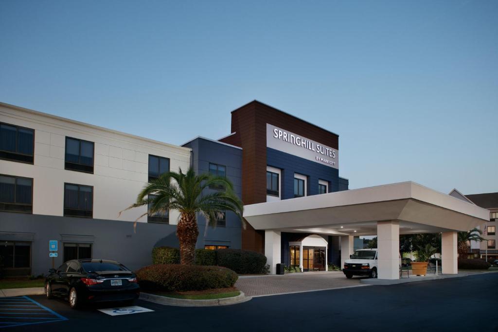 SpringHill Suites Savannah Airport - Best Hotels with Airport Shuttle Service in Savannah, GA