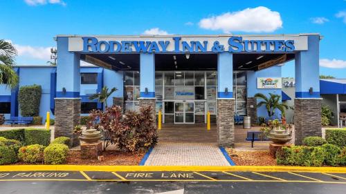 Rodeway Inn & Suites Fort Lauderdale Airport & Cruise Port - Best Hotels with Free Breakfast in Fort Lauderdale, FL