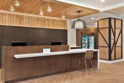 Hawthorn Suites by Wyndham Williamsville Buffalo Airport