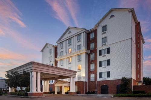 The Inn at Long Beach - Best Hotels with Free Breakfast in Mississippi
