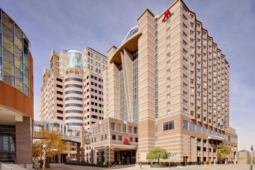 Cincinnati Marriott at RiverCenter - Best Marriott Hotels in Kentucky