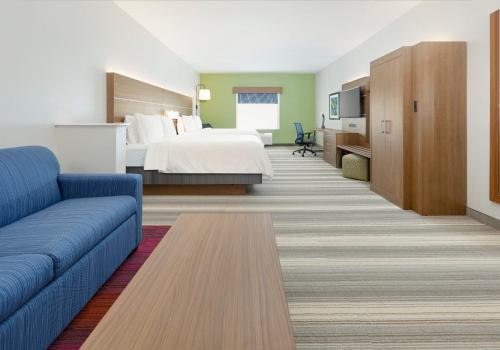 Holiday Inn Express & Suites - Denton North, an IHG Hotel