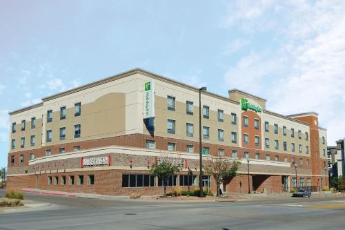Holiday Inn Omaha Downtown - Waterpark, an IHG Hotel