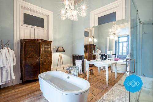 Charm Palace Porto - Best Hotels in Porto