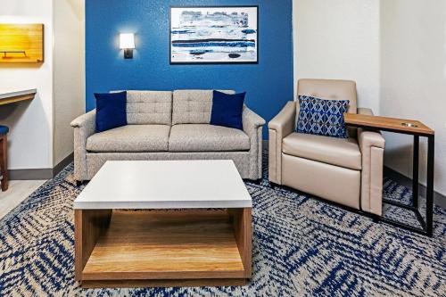 Candlewood Suites Fayetteville, an IHG Hotel