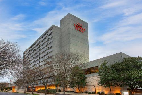 Crowne Plaza Knoxville Downtown University, an IHG Hotel
