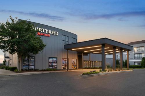 Courtyard Charlotte Airport North - Best Hotels with Airport Shuttle Service in Charlotte, NC