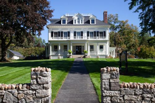 Inns of Aurora Resort & Spa