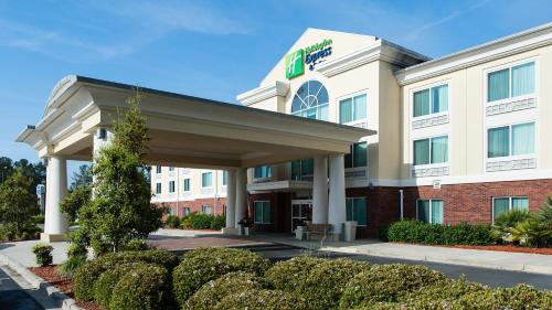 Holiday Inn Express & Suites Walterboro, an IHG Hotel